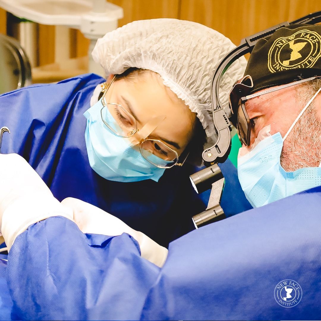 Aula prática do curso Blefaroplastia com Laser e Resurfacing com CO2 no New Face Institute